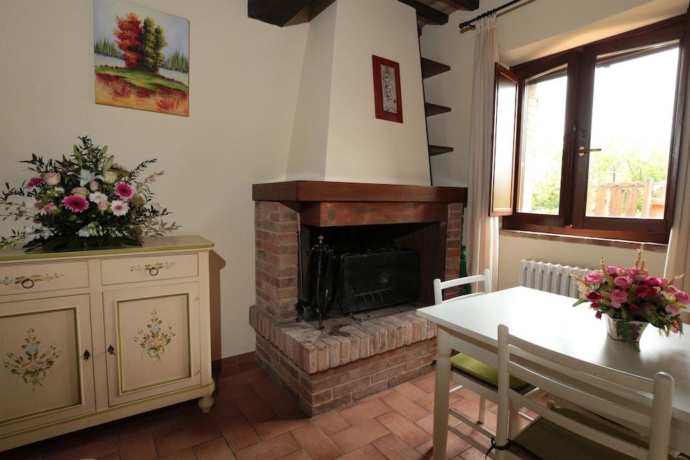 פרוג'ה Il Castellaro Country House מראה חיצוני תמונה